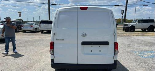 2014 Nissan NV200 S Van 4D