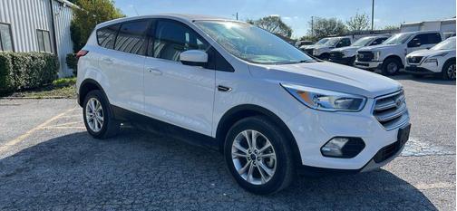 White 2019 Ford Escape SE