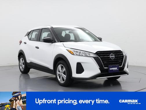 White 2024 Nissan Kicks S