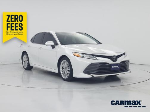 Pearl 2019 Toyota Camry XLE