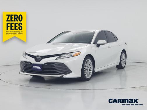 Pearl 2019 Toyota Camry XLE