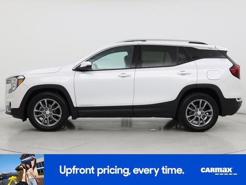 White 2022 GMC Terrain SLT