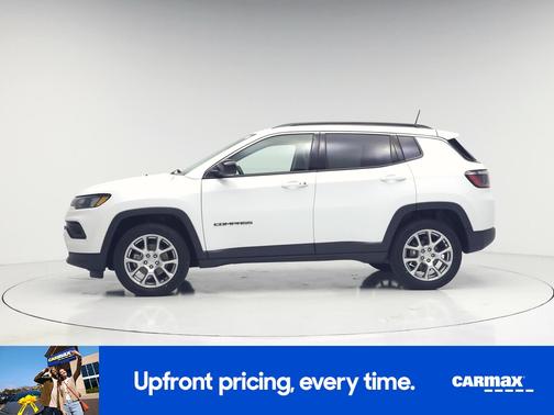 White 2022 Jeep Compass Latitude Lux