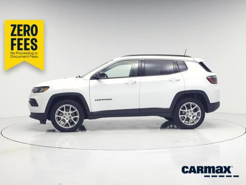 White 2022 Jeep Compass Latitude Lux