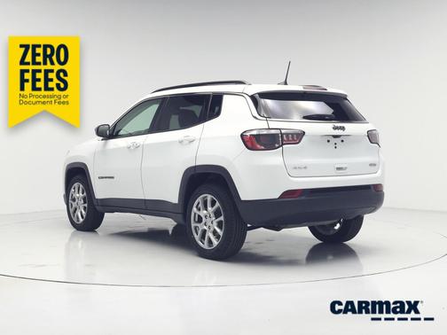 White 2022 Jeep Compass Latitude Lux