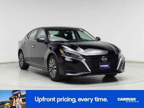 Black 2025 Nissan Altima SV