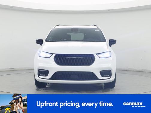 White 2023 Chrysler Pacifica Limited