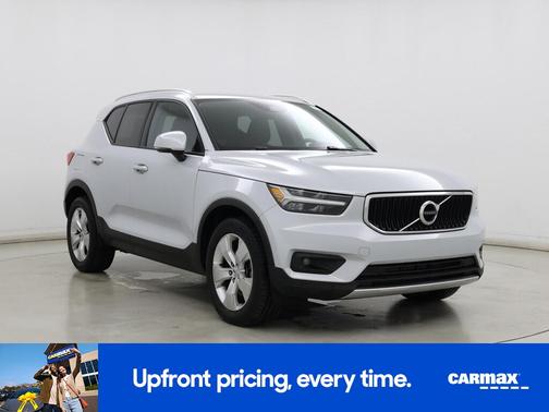 2021 Volvo XC40 T4 Momentum
