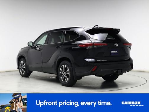 Black 2022 Toyota Highlander XLE