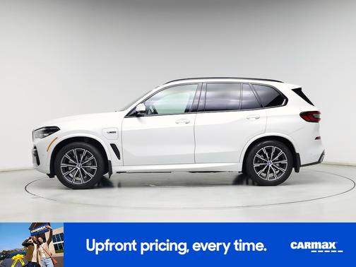 White 2022 BMW X5 PHEV XDrive45e