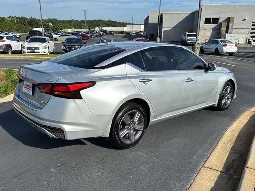 2022 Nissan Altima 2.5 SL