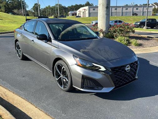2025 Nissan Altima SR