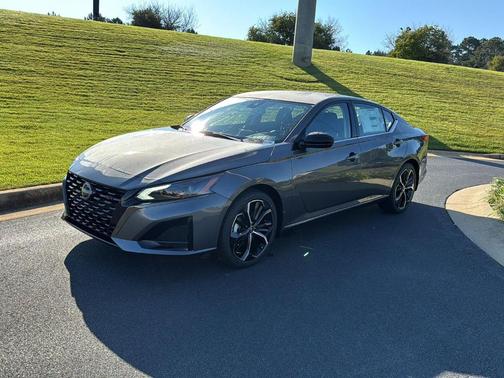 2025 Nissan Altima SR