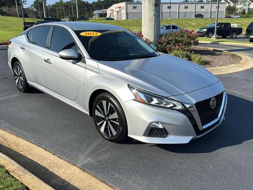 2022 Nissan Altima 2.5 SV