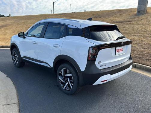 Fresh Powder 2026 Nissan Kicks SV