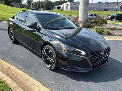 2025 Nissan Altima SR