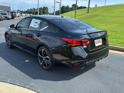 2025 Nissan Altima SR