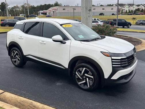 2025 Nissan Kicks SV