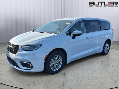 Bright White Clearcoat 2023 Chrysler Pacifica Touring-L