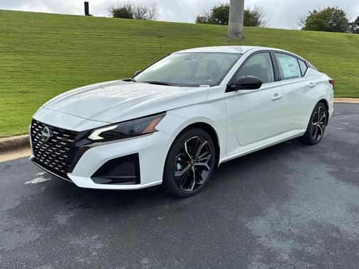 2025 Nissan Altima SR