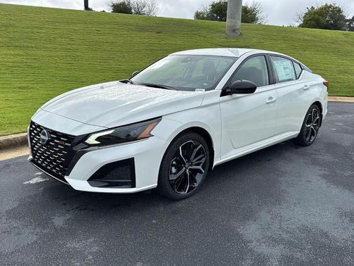 2025 Nissan Altima SR