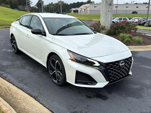 2025 Nissan Altima SR