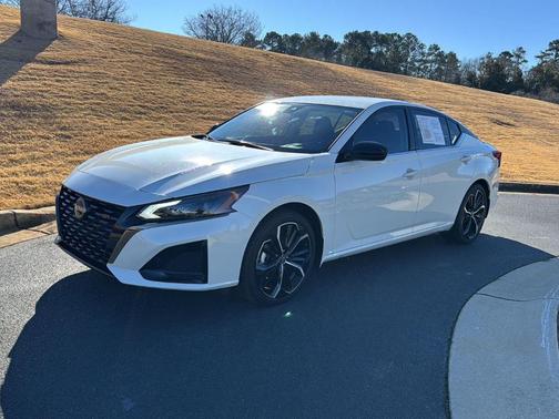 2025 Nissan Altima SR