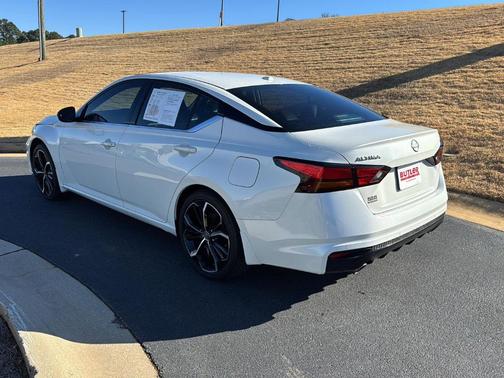 2025 Nissan Altima SR