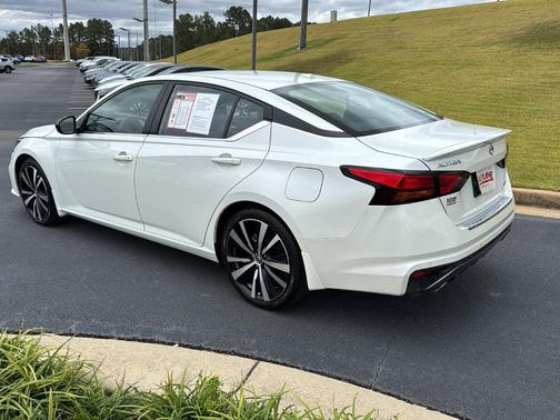 2022 Nissan Altima 2.0 SR