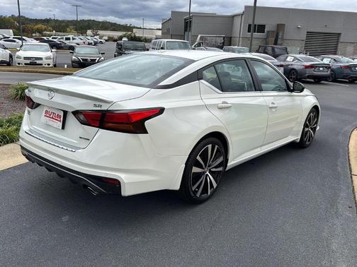 2022 Nissan Altima 2.0 SR