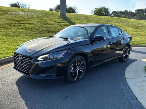 2025 Nissan Altima SR