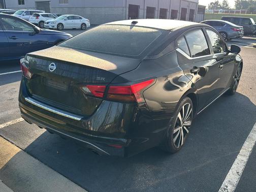 2021 Nissan Altima 2.0 SR
