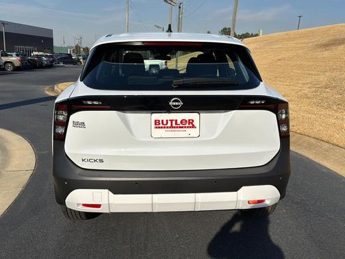 2026 Nissan Kicks S