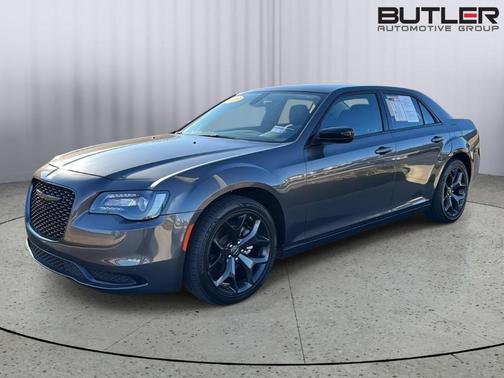 2023 Chrysler 300 Touring