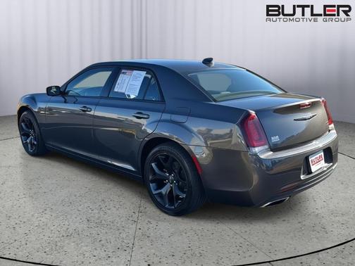 2023 Chrysler 300 Touring