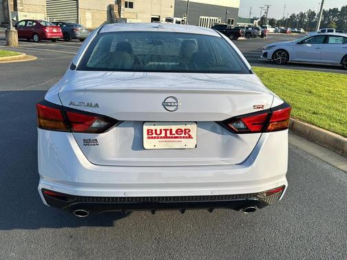 2025 Nissan Altima SR