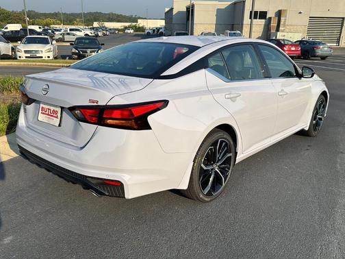 2025 Nissan Altima SR