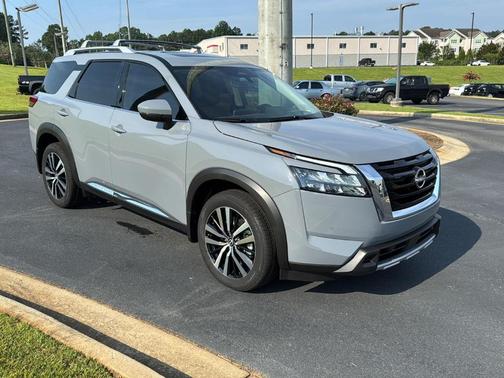 2025 Nissan Pathfinder Platinum
