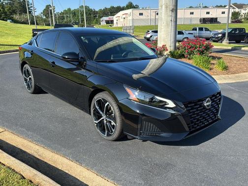 2025 Nissan Altima SR