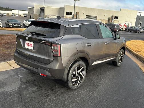 Gun Metallic 2026 Nissan Kicks SV