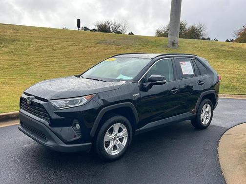 2021 Toyota RAV4 Hybrid XLE
