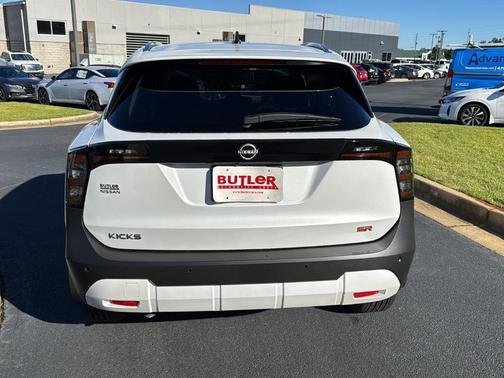 2026 Nissan Kicks SR