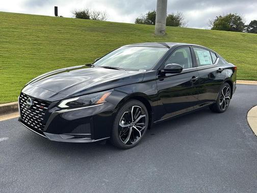 2025 Nissan Altima SR