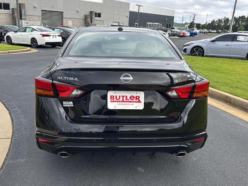 2025 Nissan Altima SR