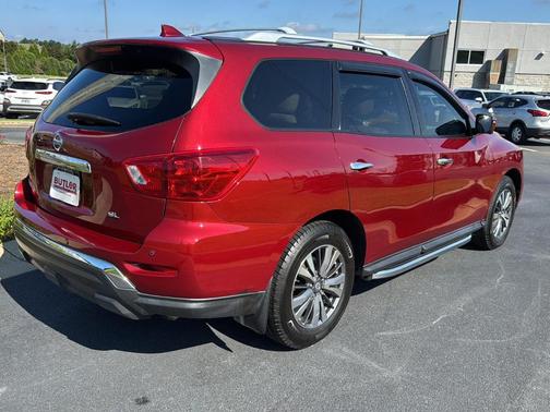 2020 Nissan Pathfinder SL