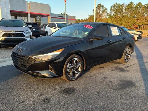 2023 Hyundai ELANTRA SEL