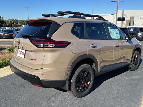 2025 Nissan Rogue Rock Creek