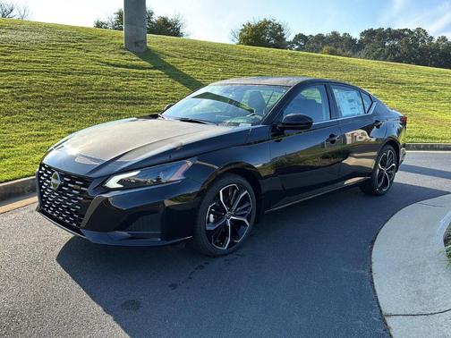 2025 Nissan Altima SR