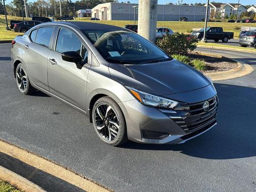 2025 Nissan Versa 1.6 SR