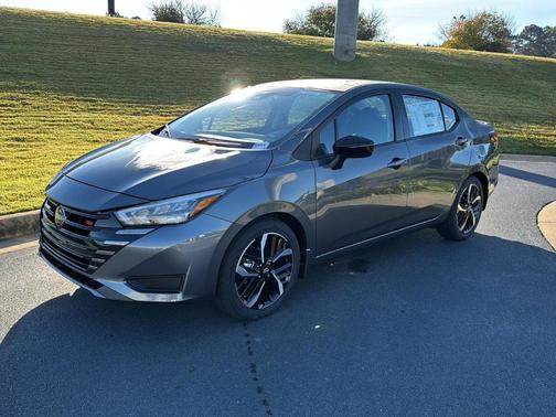 2025 Nissan Versa 1.6 SR